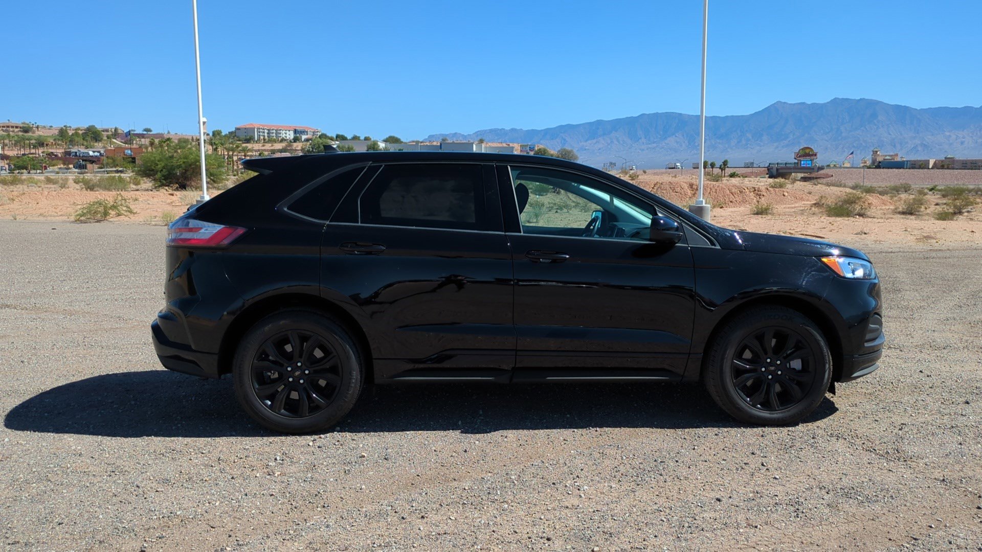 2024 Ford Edge SE photo 3
