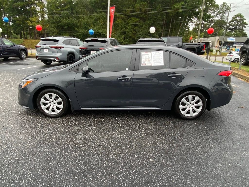 2025 Toyota Corolla LE photo 3