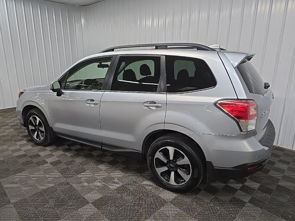 2017 Subaru Forester 2.5i Limited photo 4