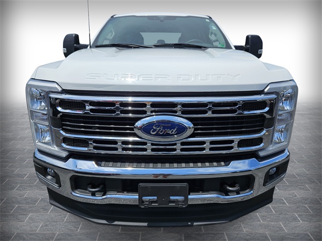 2024 Ford F-350 photo 2