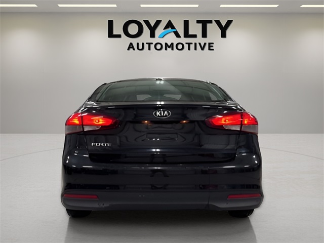 2017 Kia Forte LX Base photo 4
