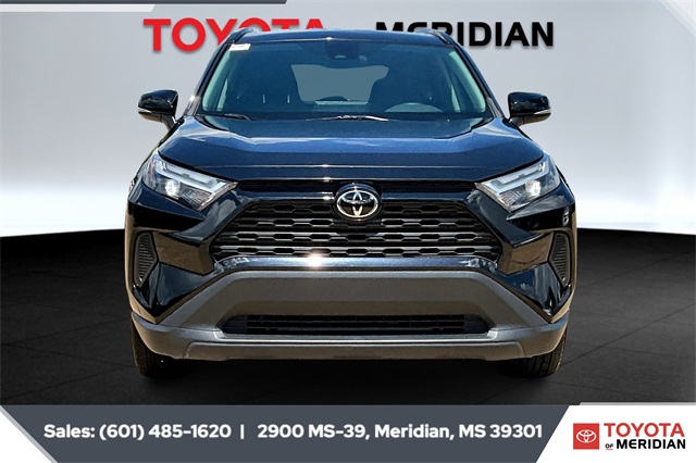 2023 Toyota RAV4 XLE photo 2