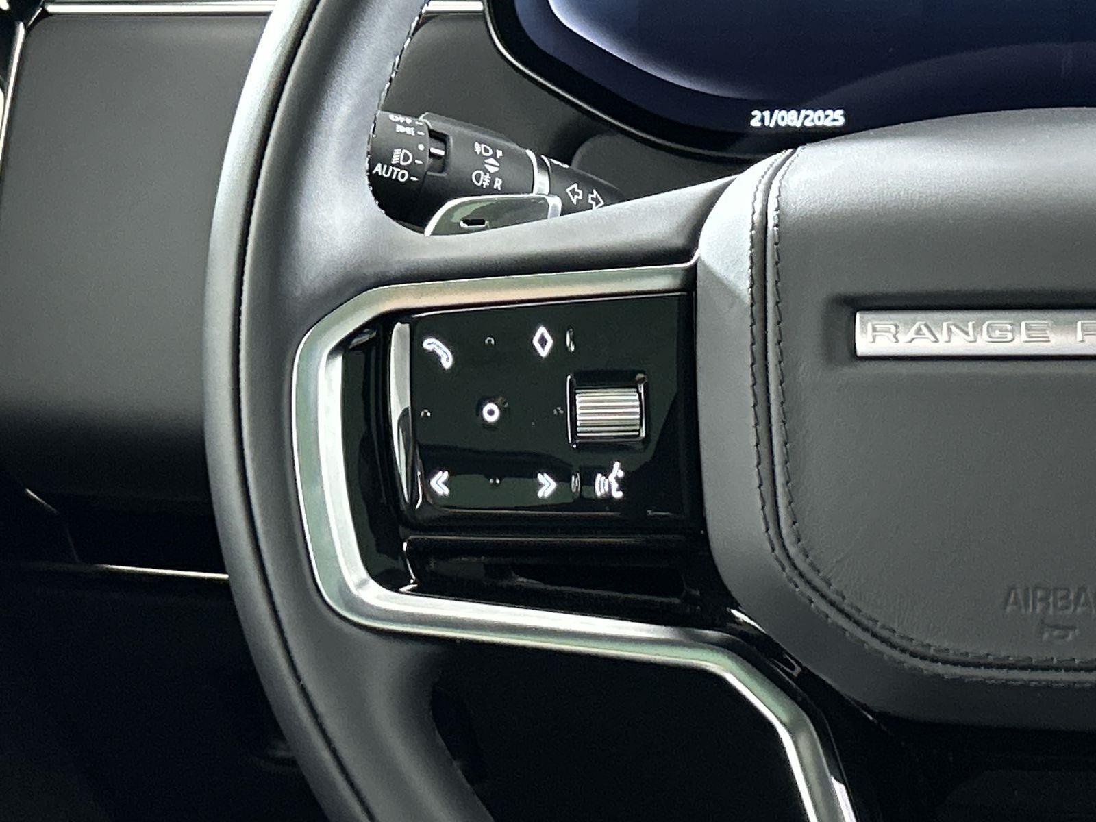 2025 Land Rover Range Rover Sport SE photo 11