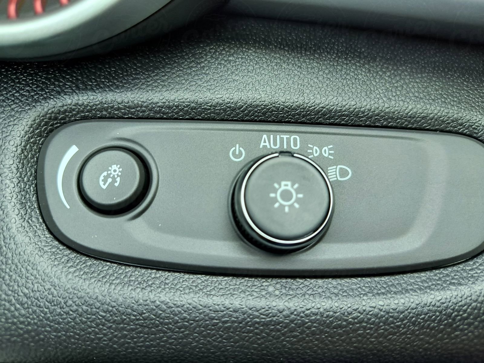 2026 Chevrolet Trax photo 14