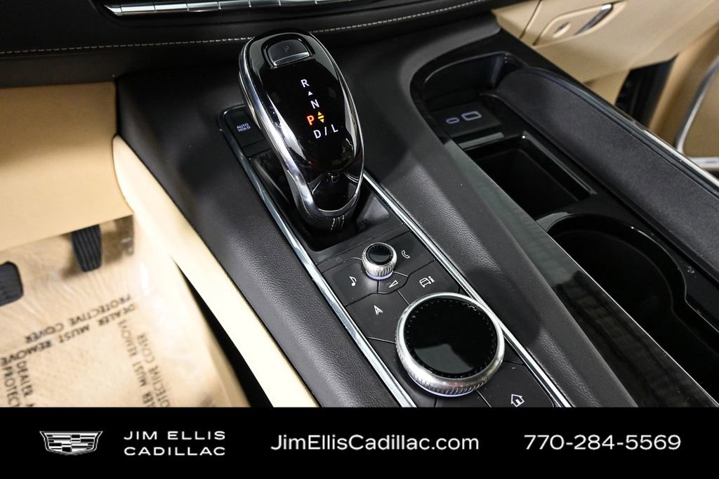 2024 Cadillac Escalade Premium Luxury photo 17