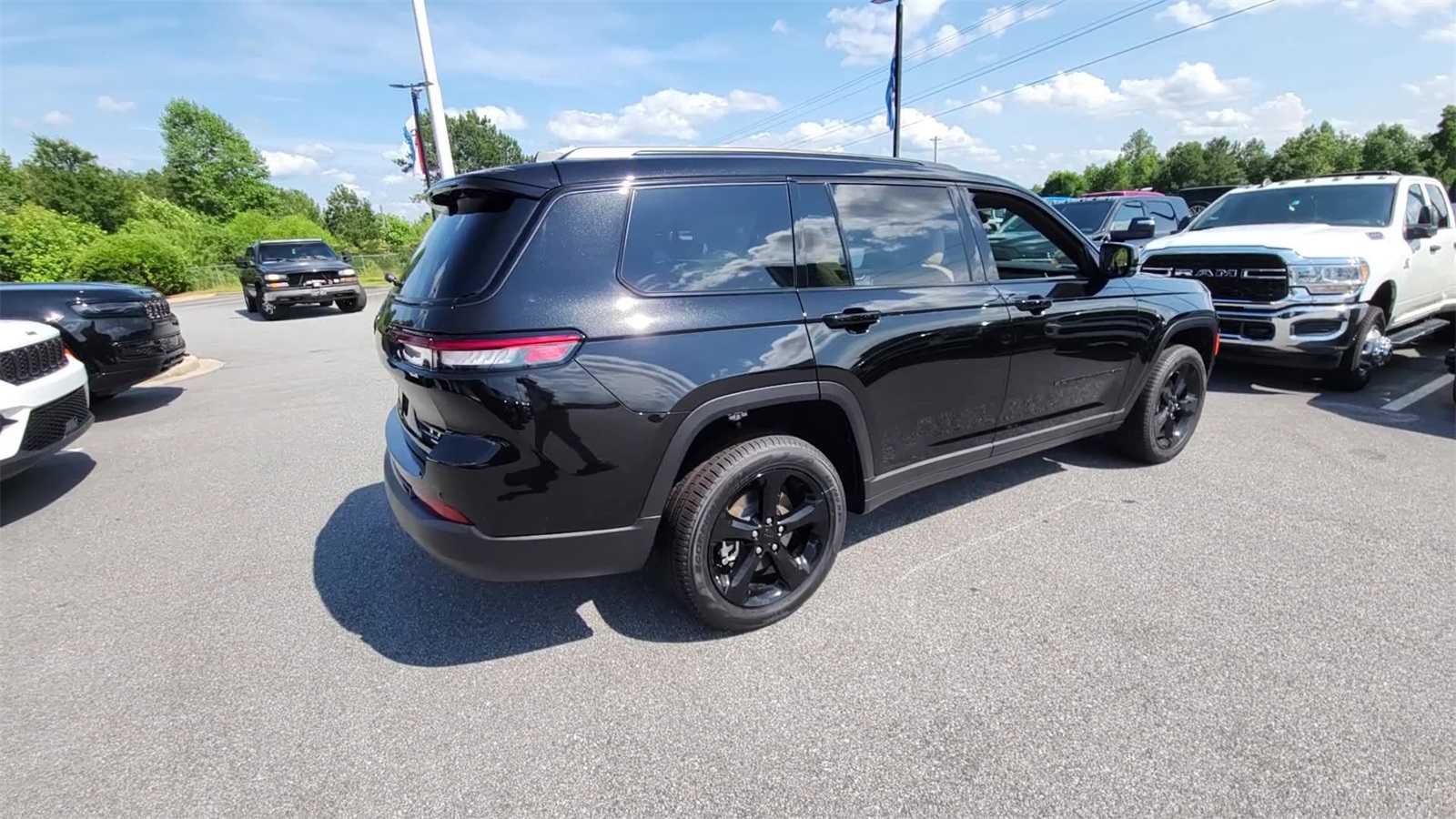 2025 Jeep Grand Cherokee Limited photo 5