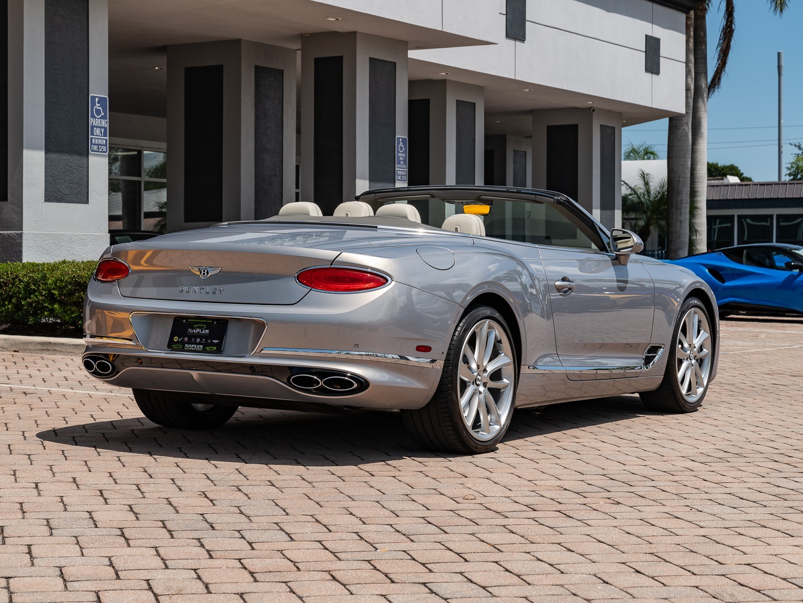 2022 Bentley Continental GT V8 photo 36