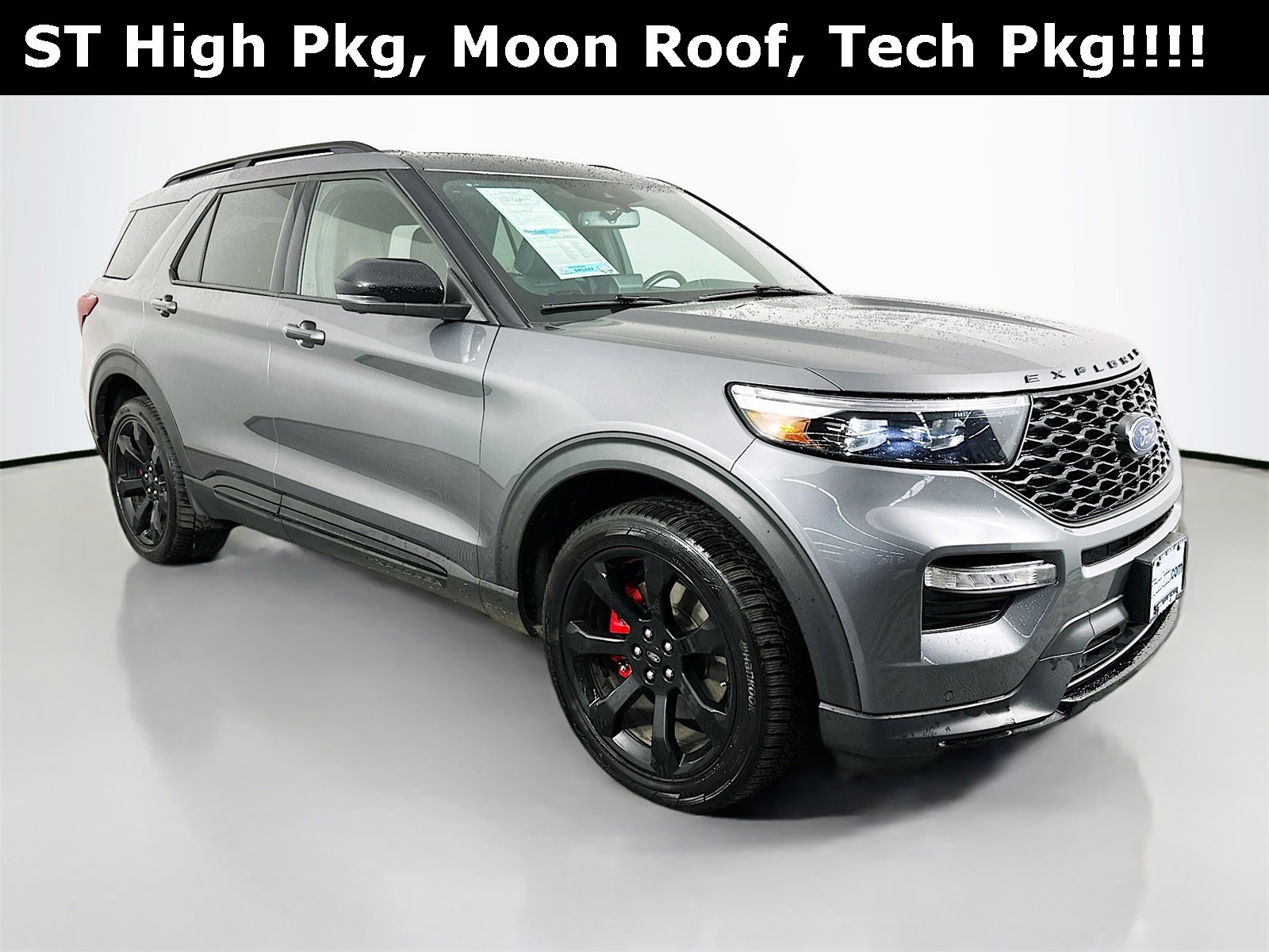 2023 Ford Explorer ST's photo