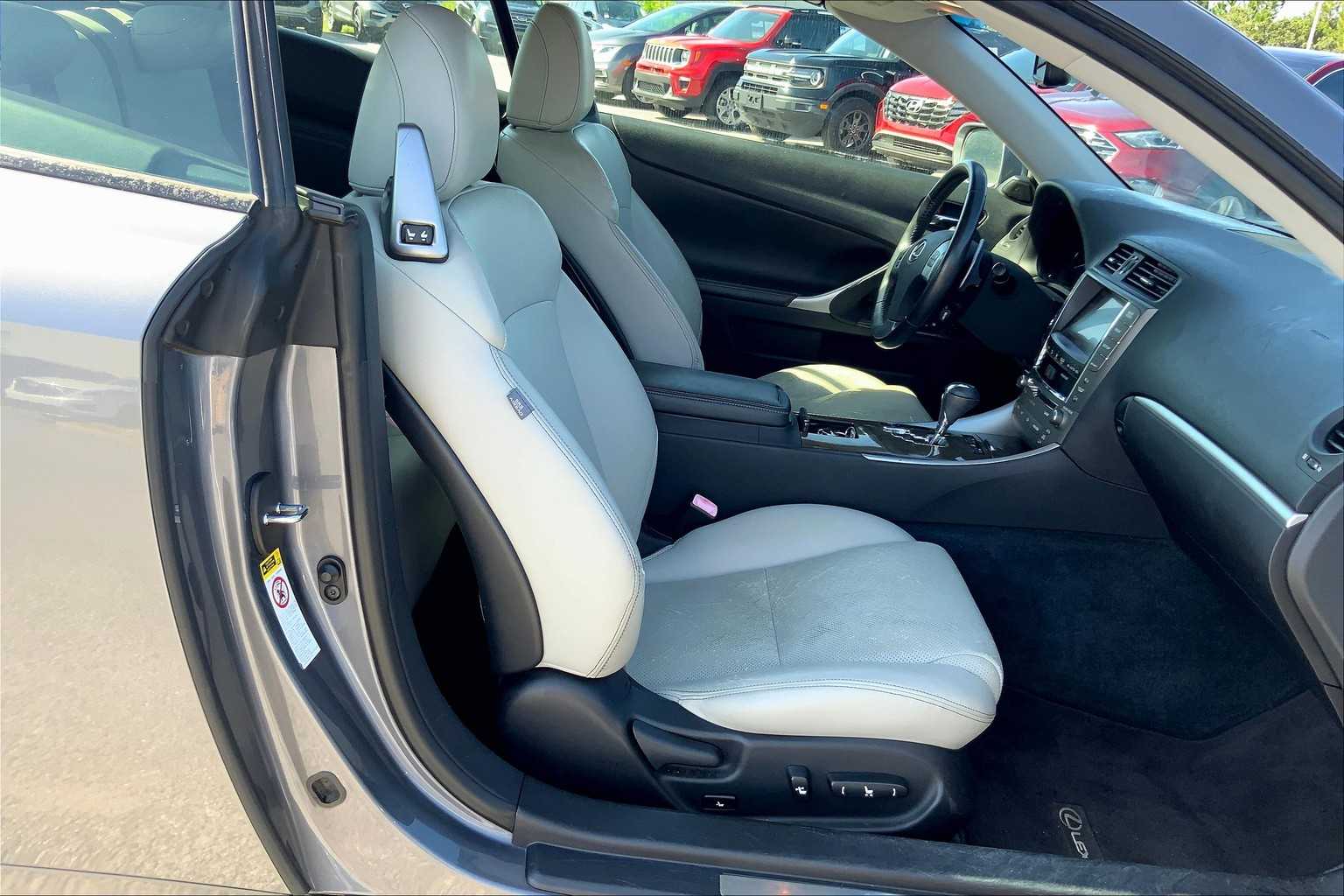 2012 Lexus IS 350C photo 8