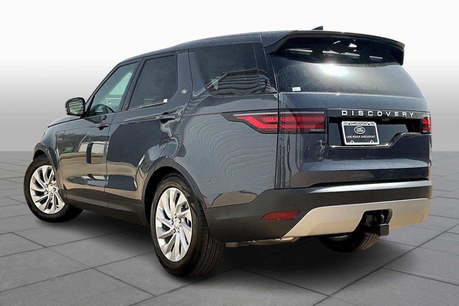 2025 Land Rover Discovery S photo 11