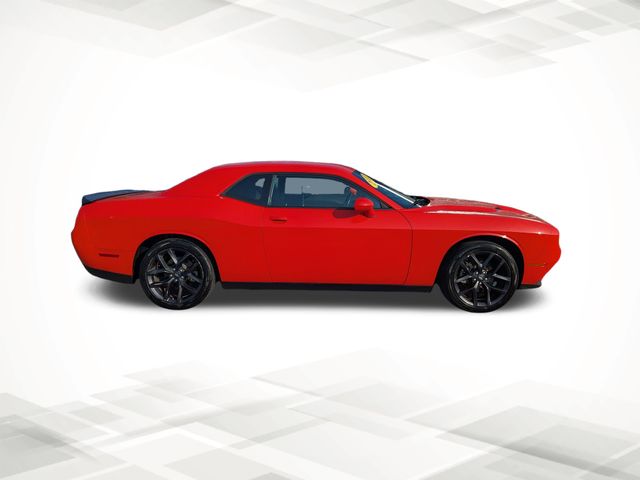 2022 Dodge Challenger SXT photo 3