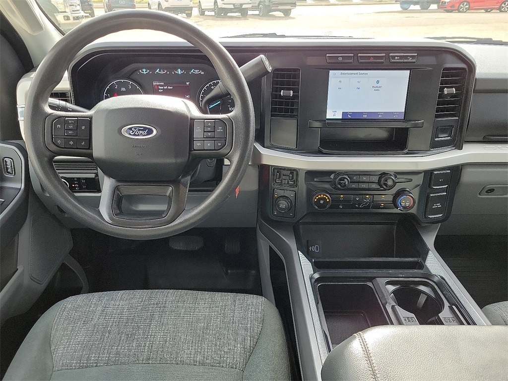 2023 Ford F-350 XLT photo 17
