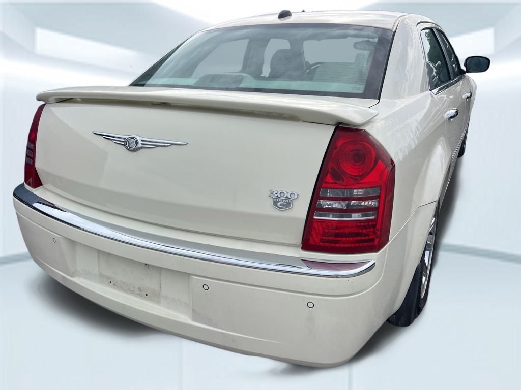 2005 Chrysler 300 C Base photo 12