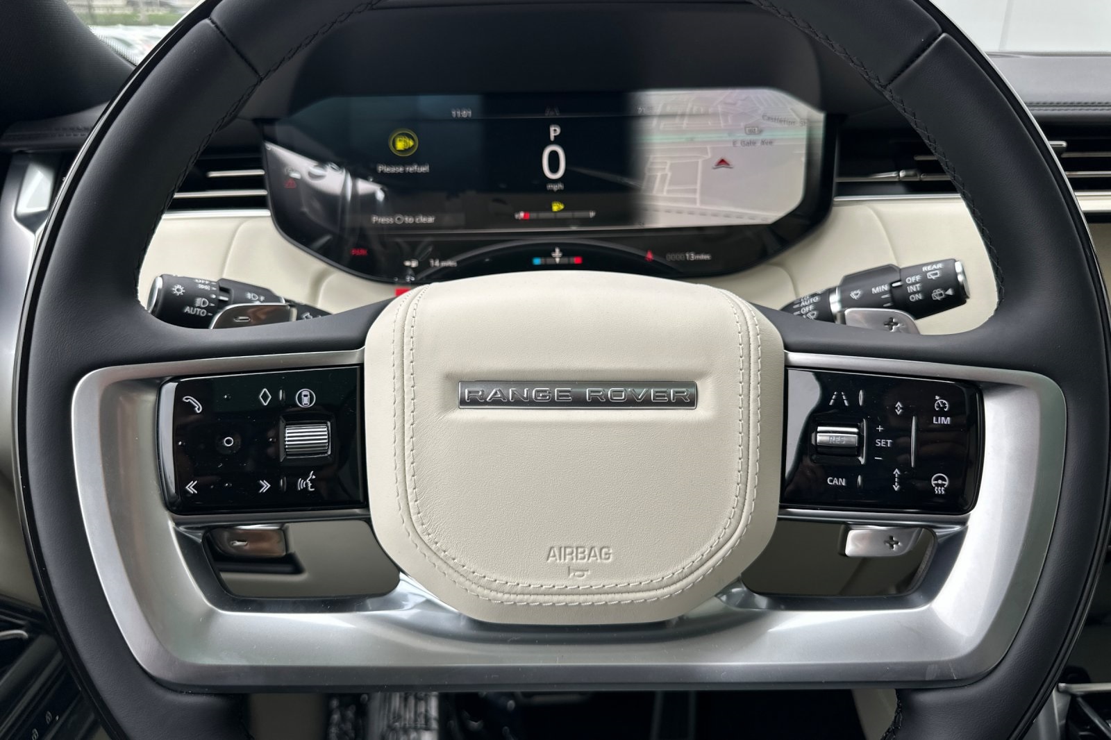 2025 Land Rover Range Rover SE photo 22