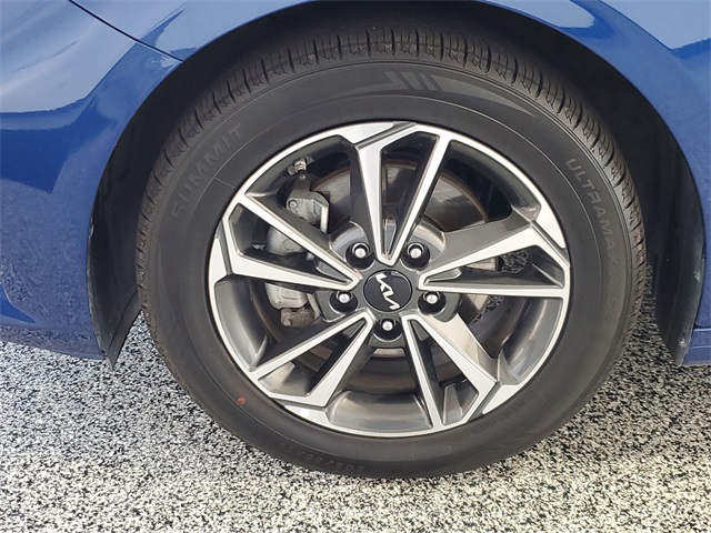 2023 Kia Forte LXS photo 6