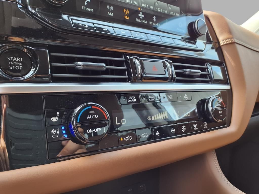 2025 Nissan Pathfinder Platinum photo 4