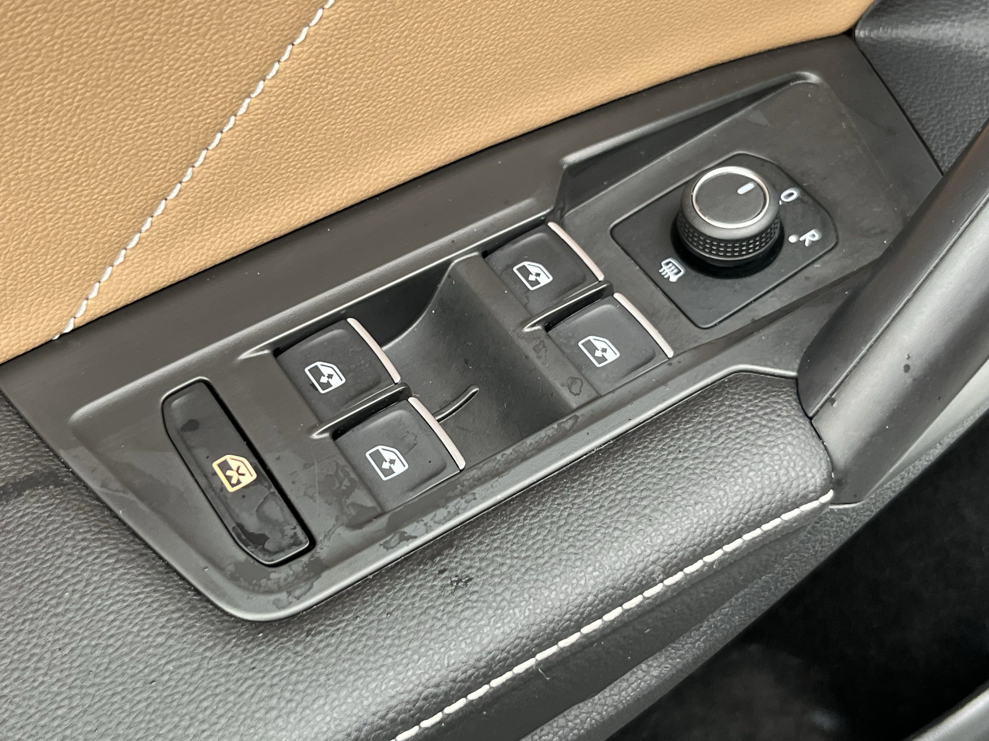 2022 Volkswagen Tiguan SE photo 3