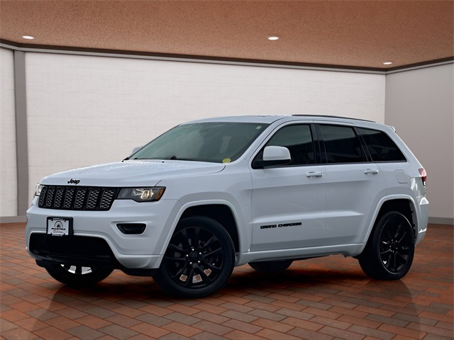 2020 Jeep Grand Cherokee Altitude photo 3