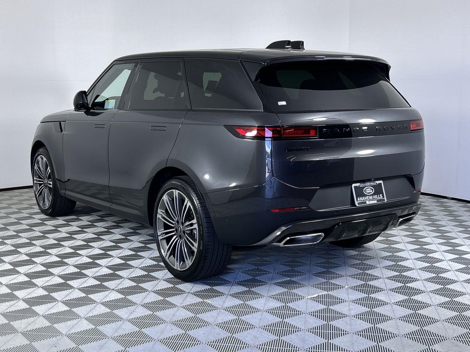 2025 Land Rover Range Rover Sport SE photo 3