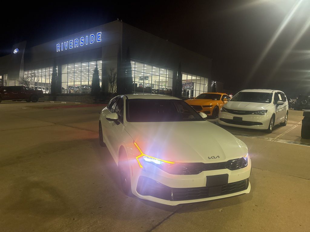 2025 Kia K5 LXS's photo