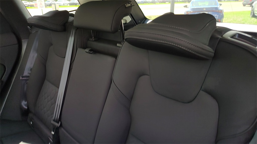 2026 Volvo XC60 B5 Plus photo 28