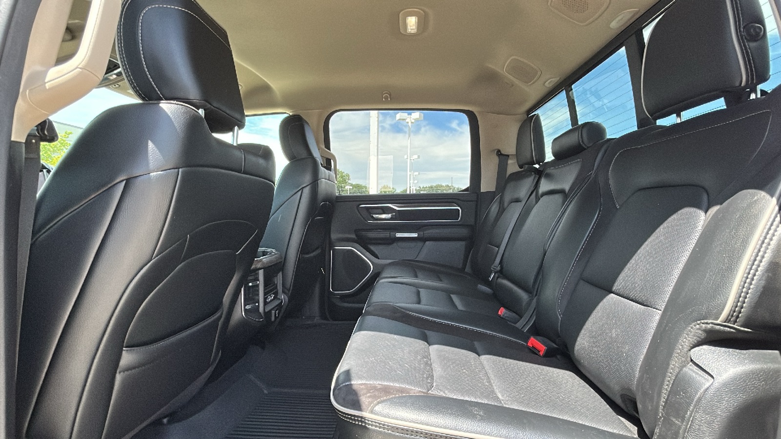 2020 Ram 1500 Laramie photo 10