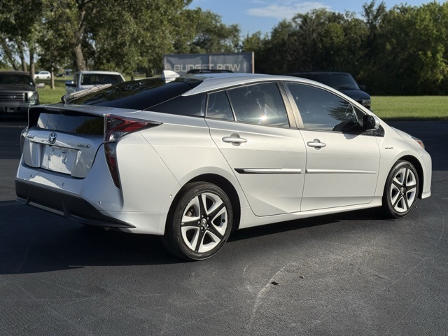 2018 Toyota Prius Two photo 6