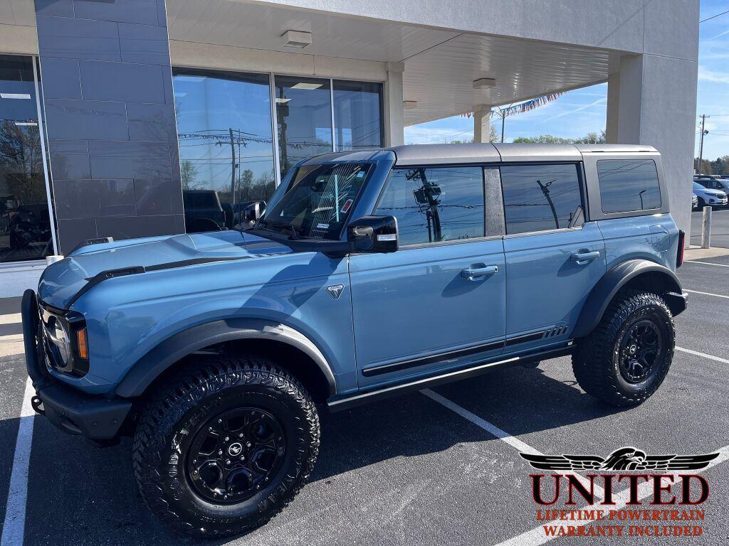 2021 Ford Bronco 4-Door First Edition's photo