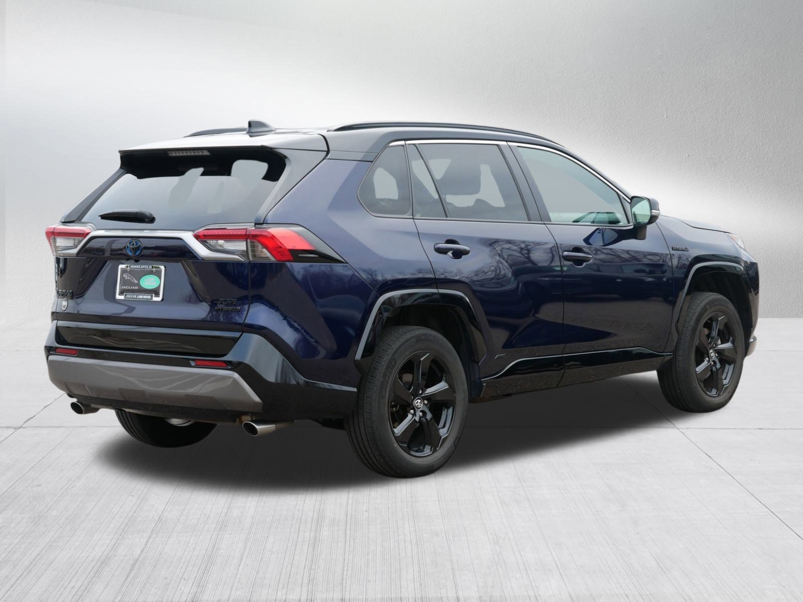 2020 Toyota RAV4 Hybrid XSE photo 2