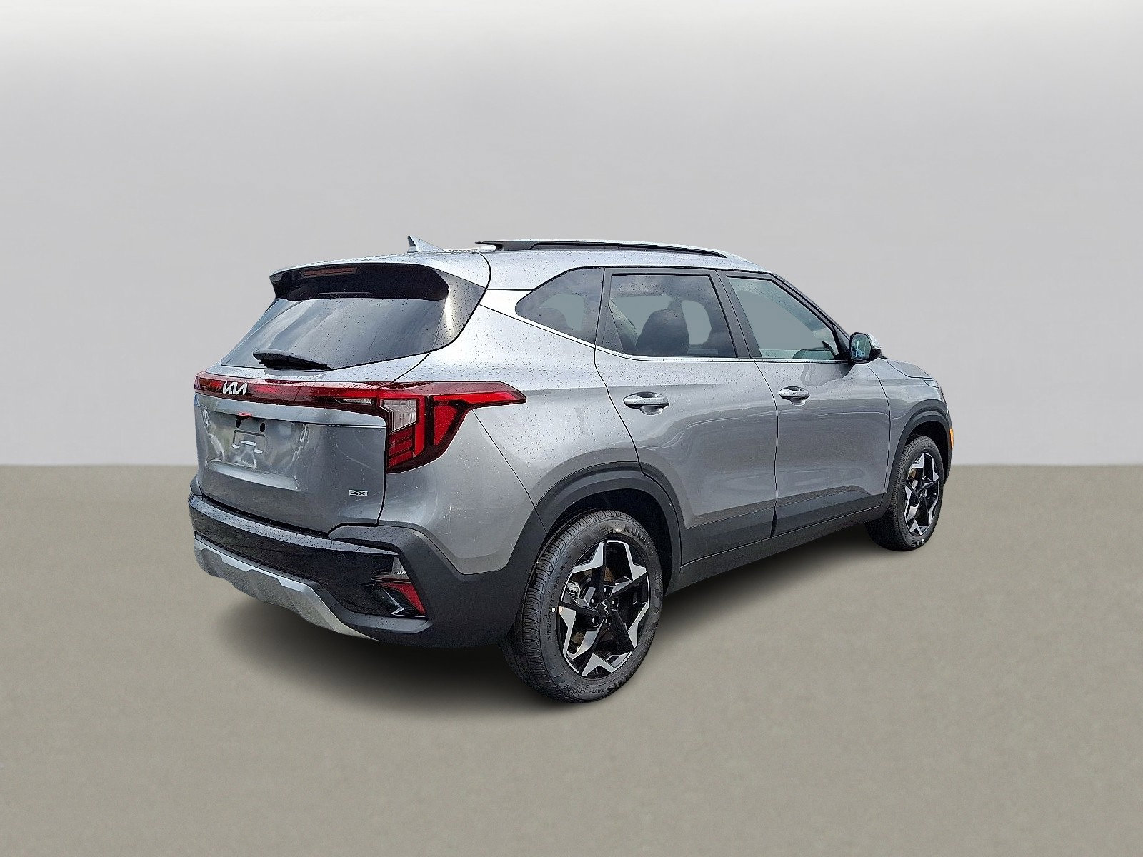 2025 Kia Seltos EX photo 4