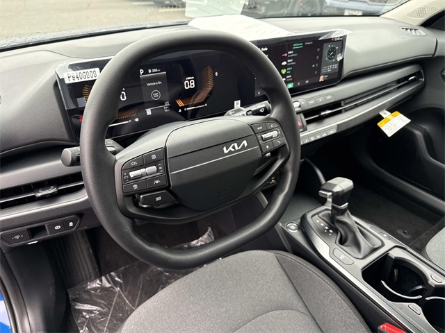 2025 Kia K4 LXS photo 2