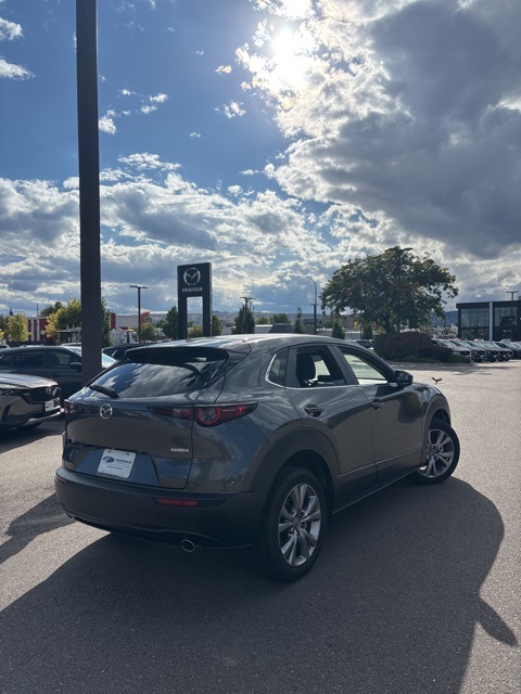 2022 Mazda CX-30 2.5 Select photo 5