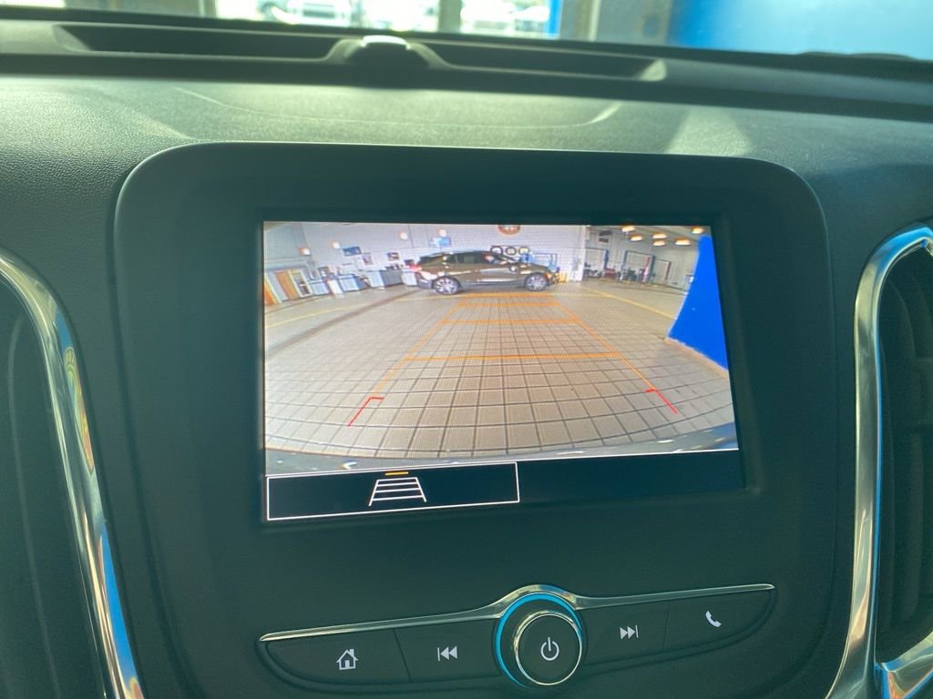 2024 Chevrolet Equinox LT photo 3