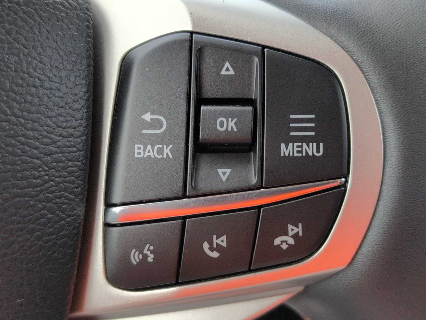 2025 Ford Explorer photo 22