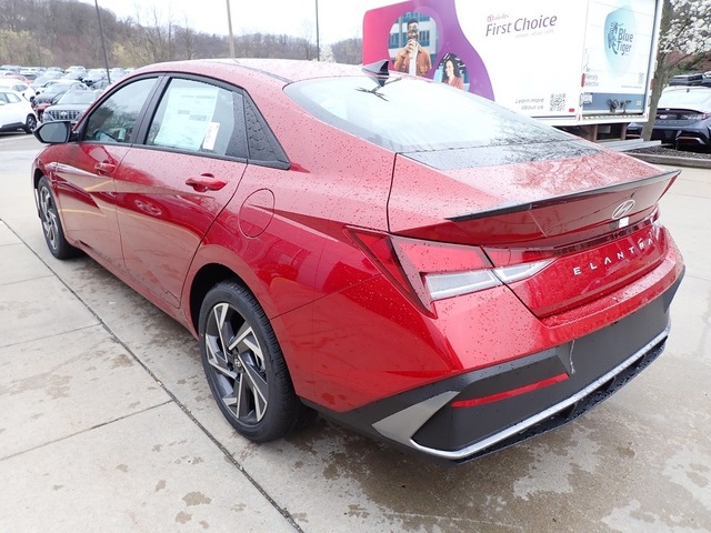 2025 Hyundai Elantra SEL Sport photo 4