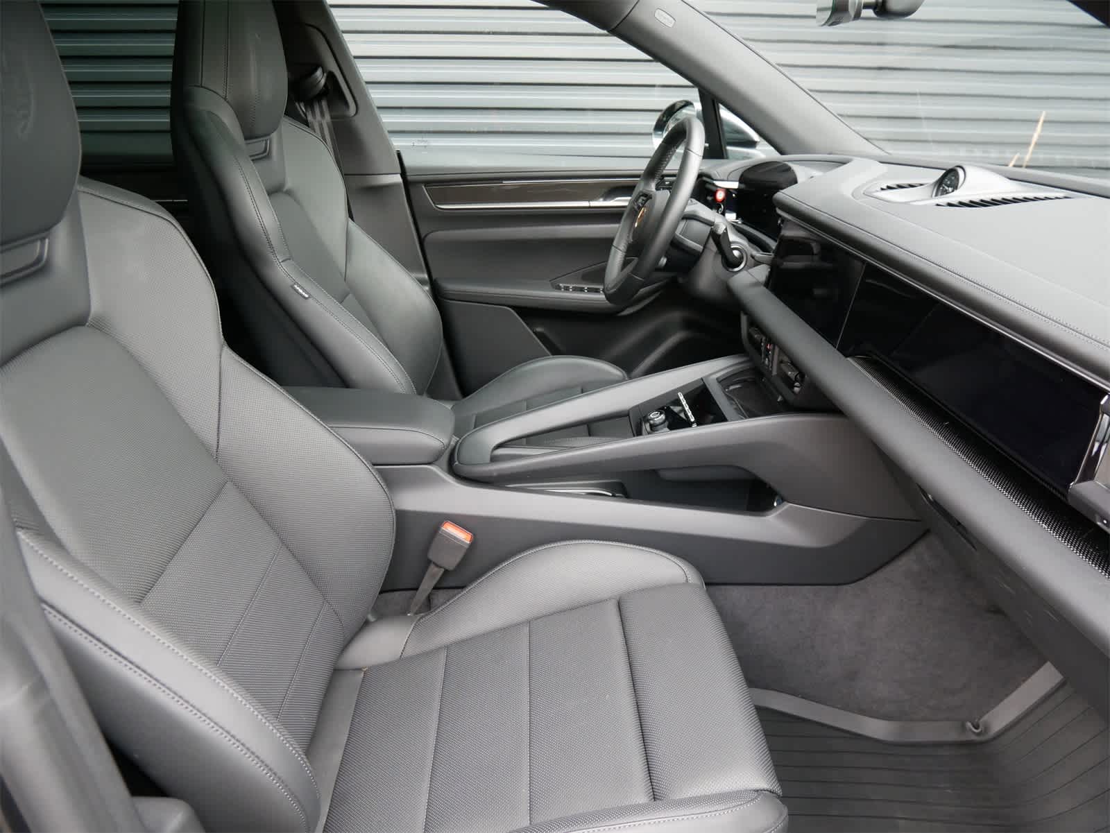 2024 Porsche Macan Electric 4 photo 25