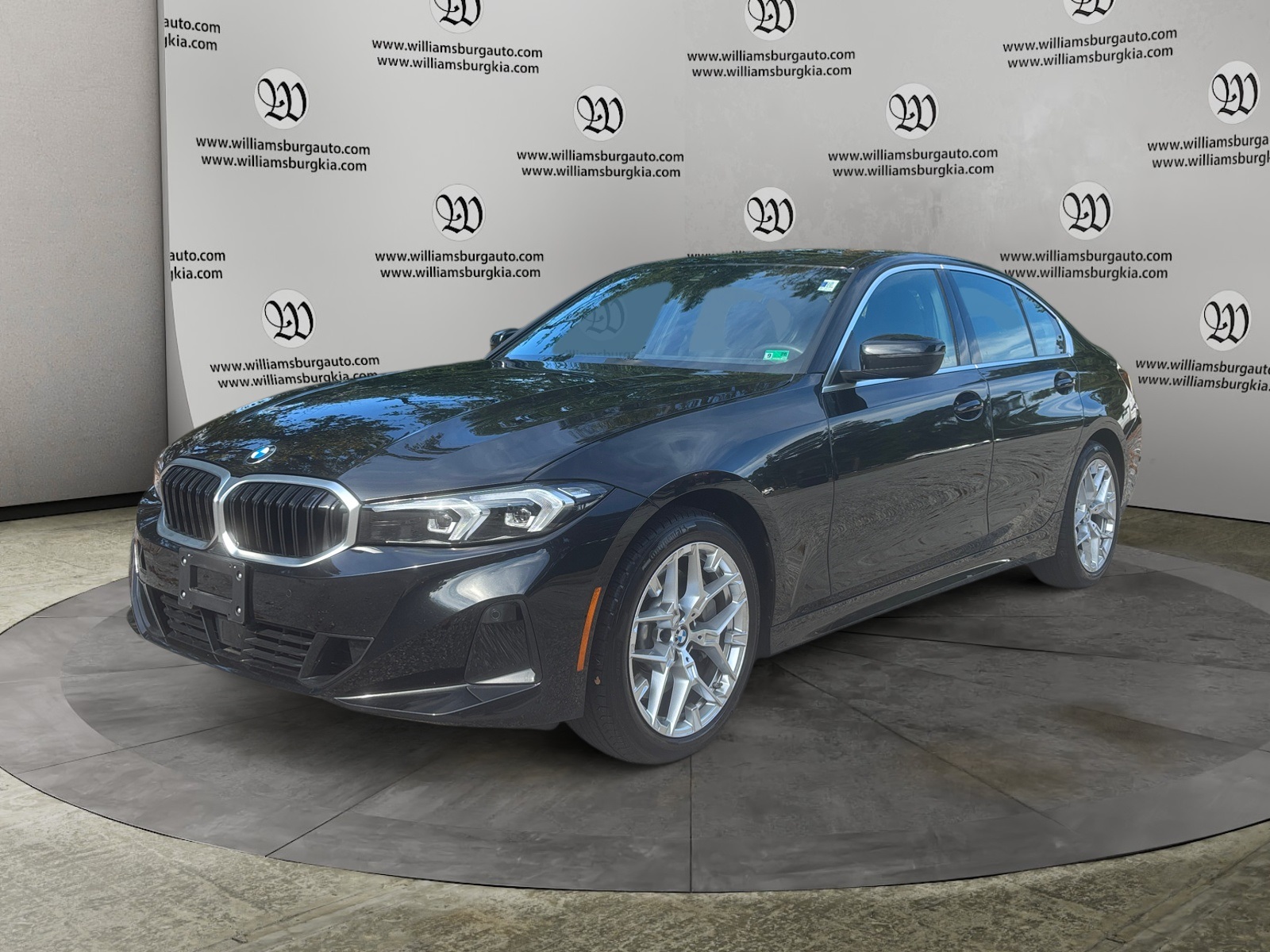2025 BMW 3 Series 330i's photo