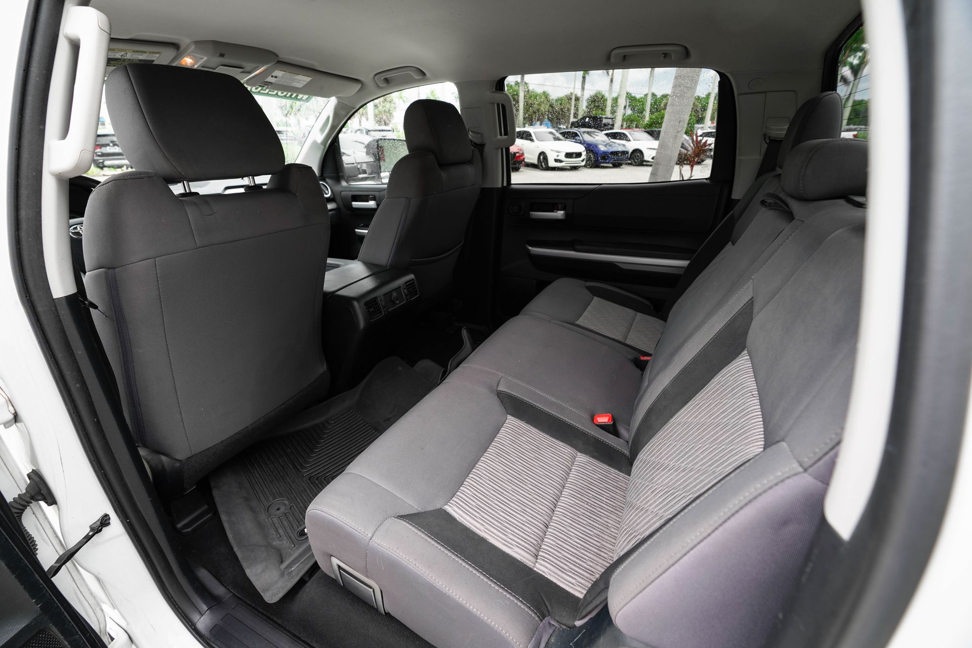 2016 Toyota Tundra SR5 photo 11