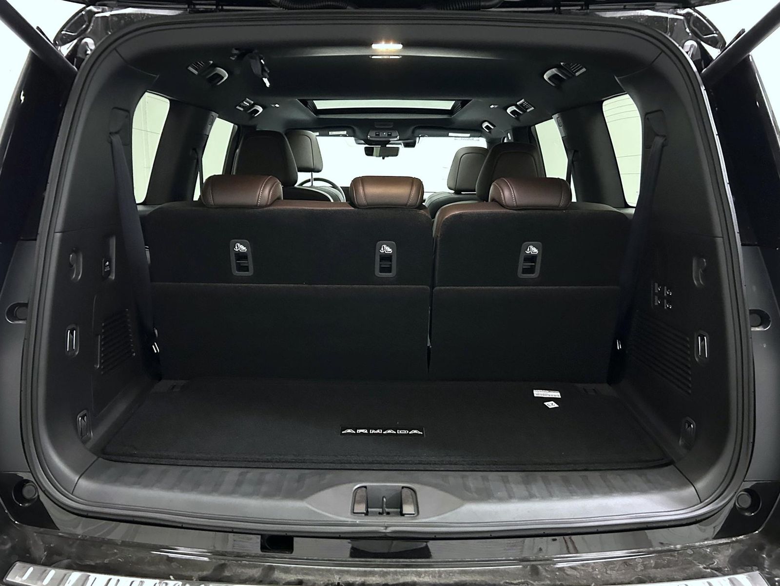 2026 Nissan Armada Platinum photo 9