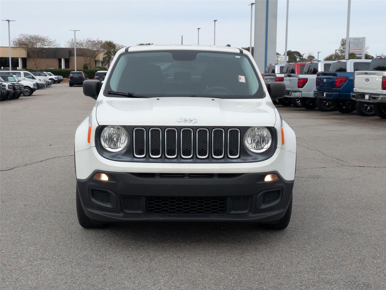 2016 Jeep Renegade Sport photo 2