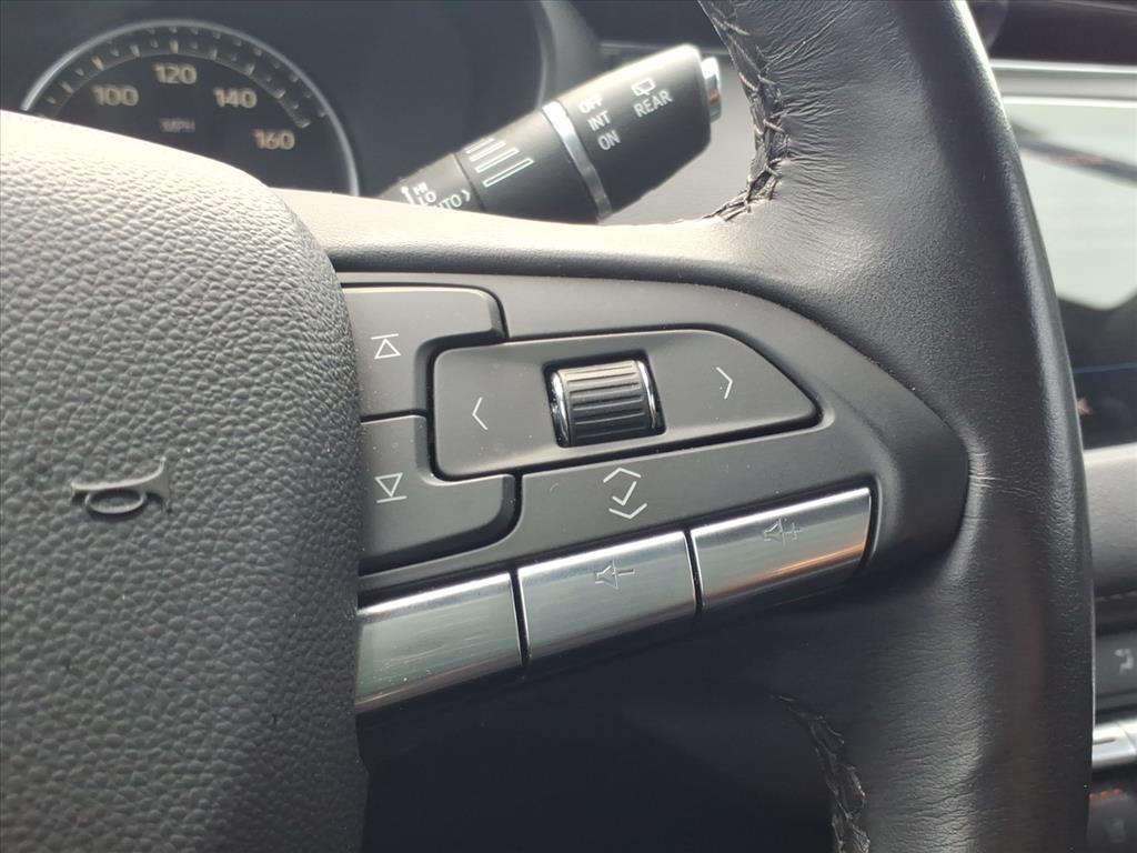 2022 Cadillac XT4 Premium Luxury photo 3