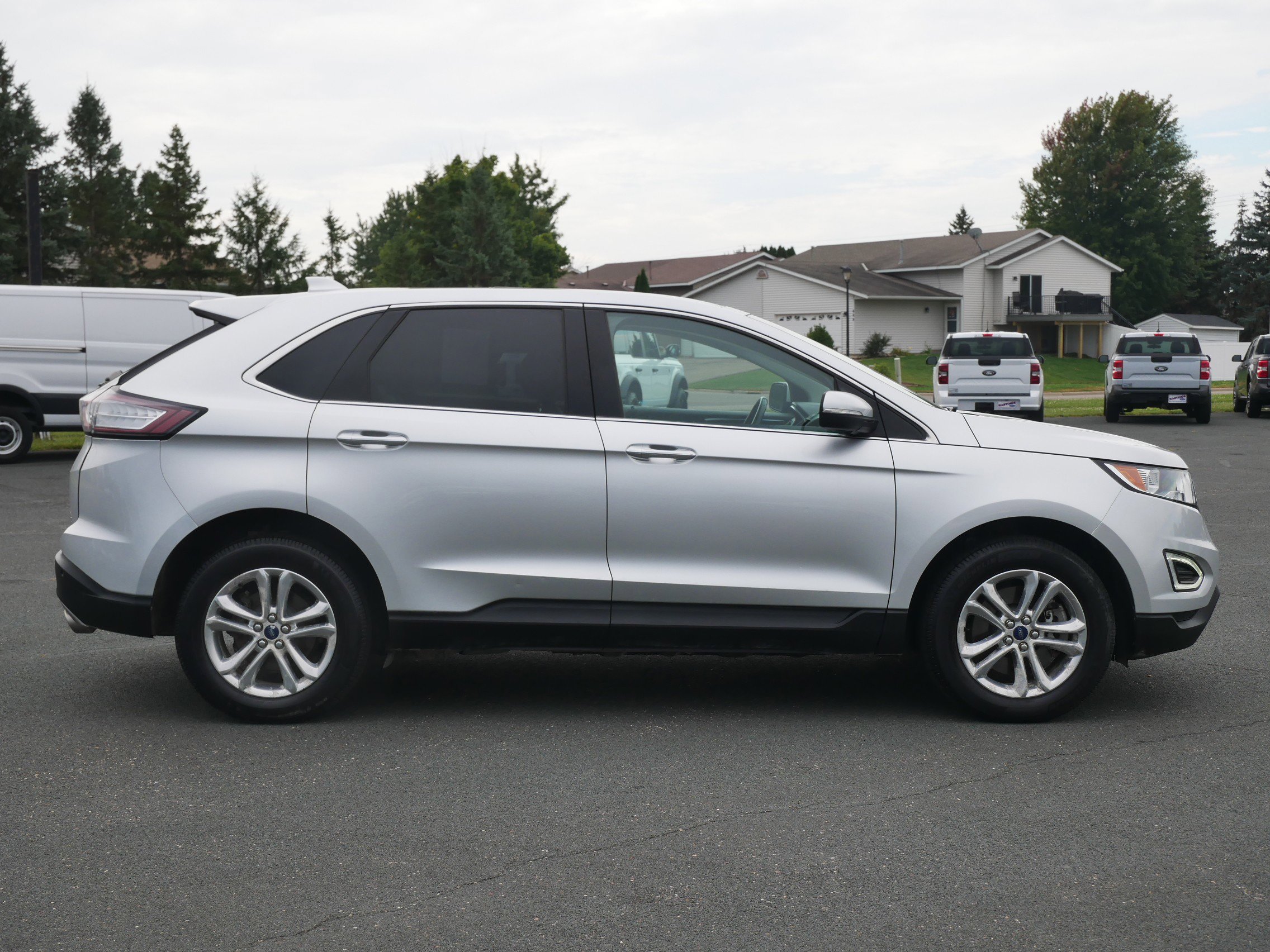 2016 Ford Edge Titanium photo 5