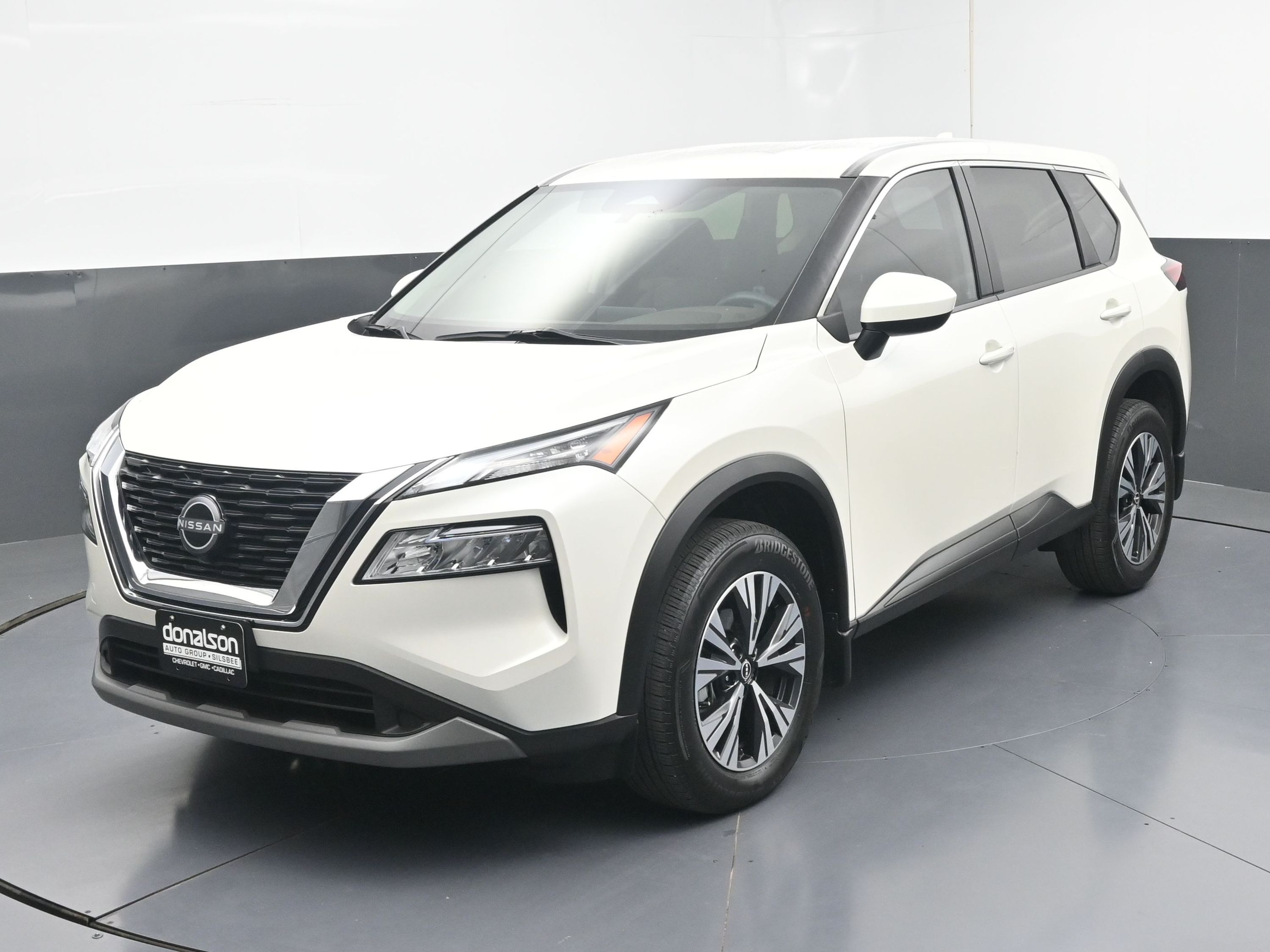 2023 Nissan Rogue SV photo 2