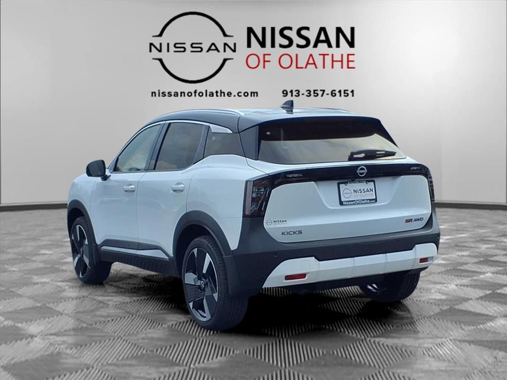 2025 Nissan Kicks SR photo 3