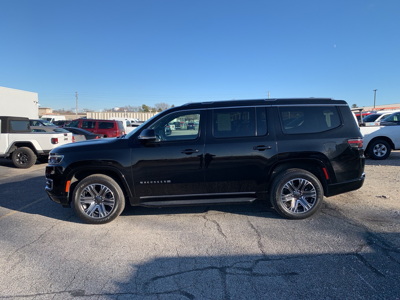2024 Jeep Wagoneer Base photo 2