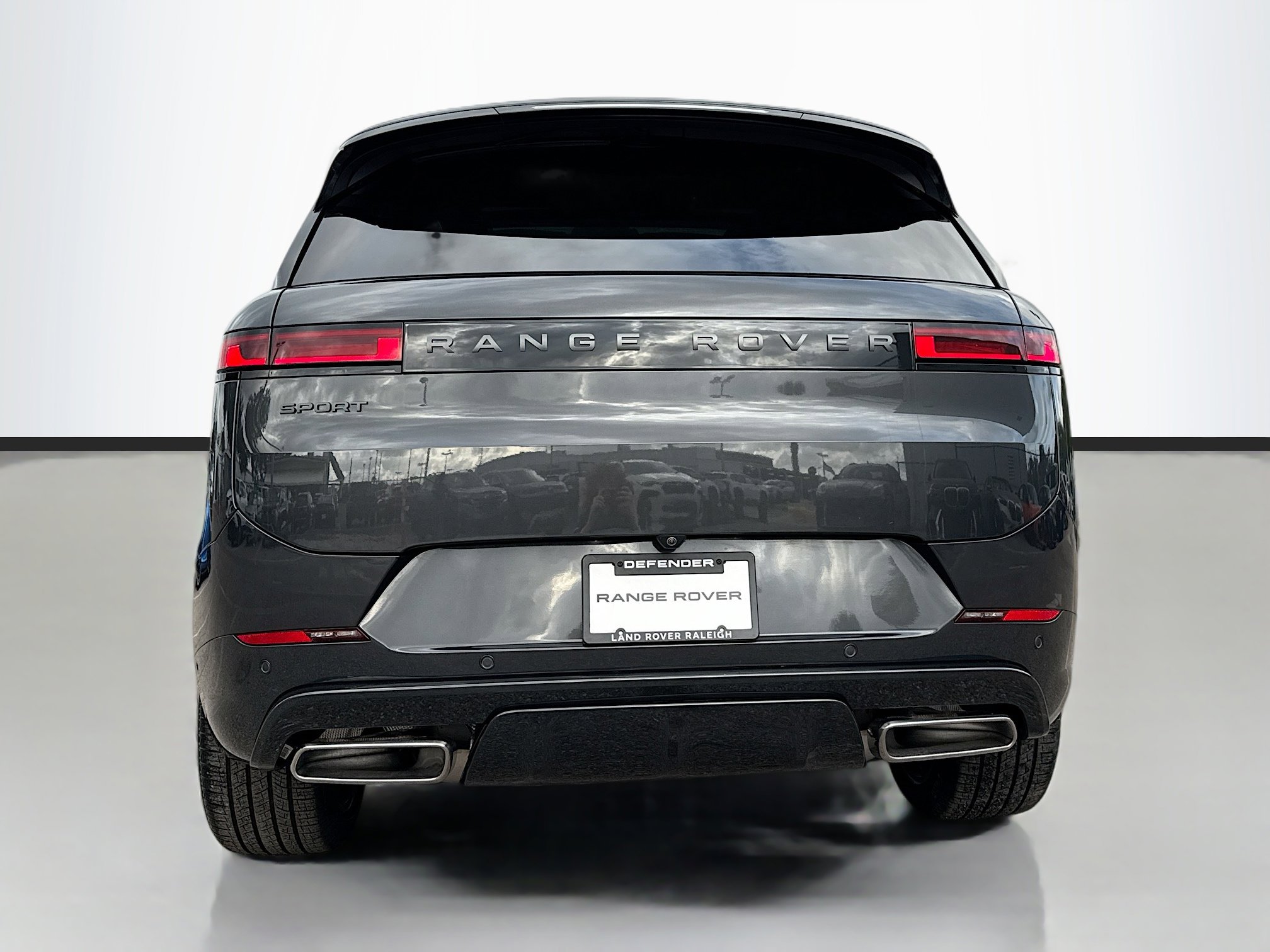 2025 Land Rover Range Rover Sport SE photo 4