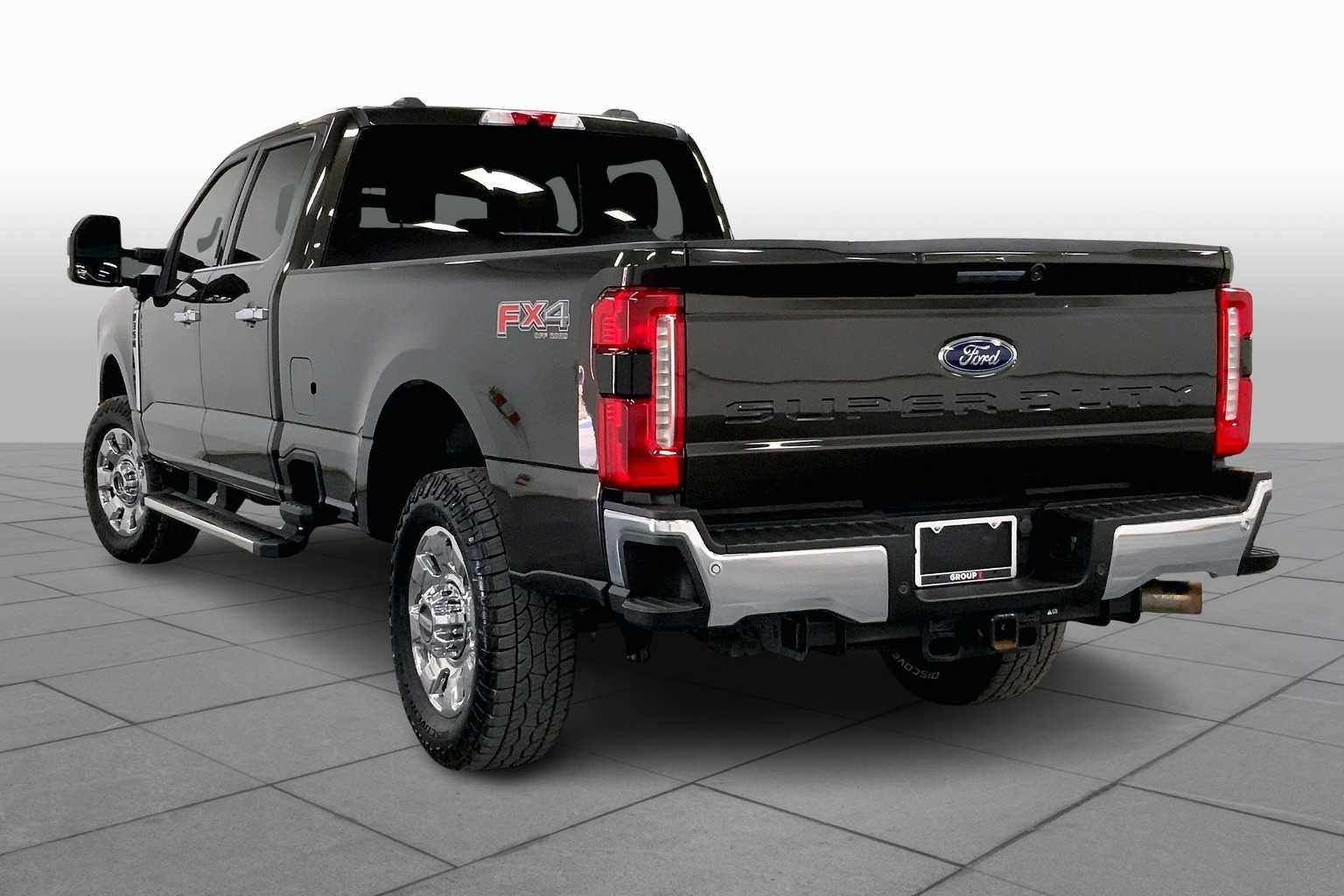 2024 Ford F-350 Lariat photo 11