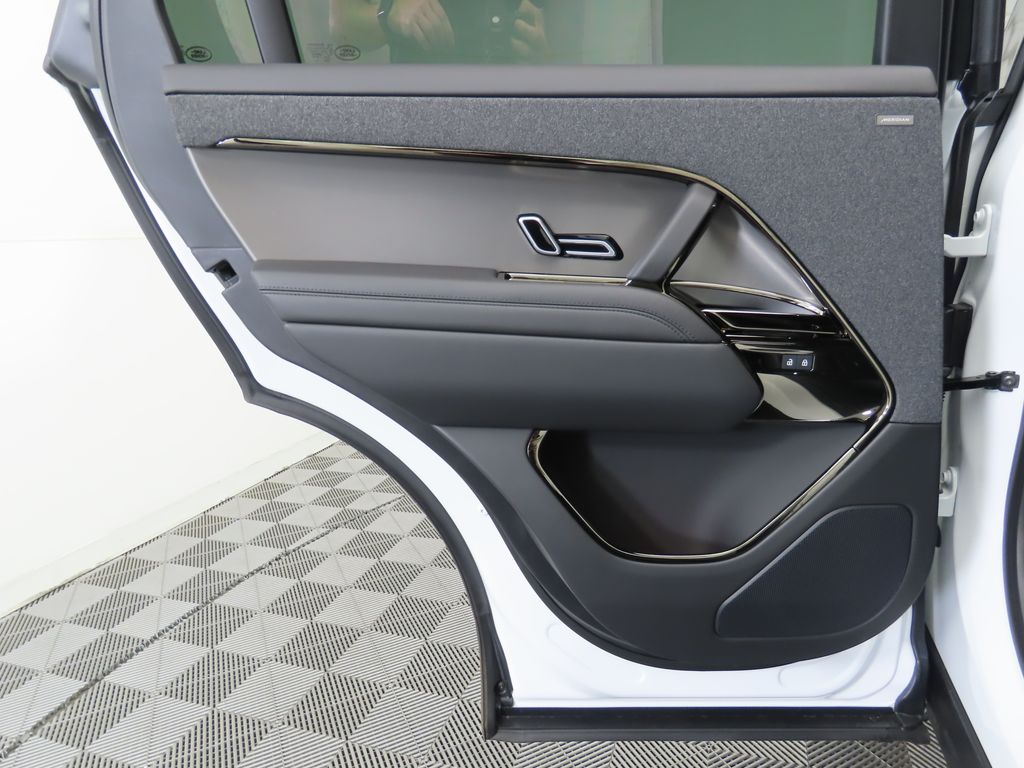 2025 Land Rover Range Rover Sport SE photo 25