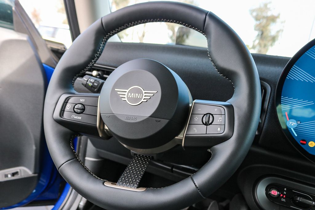2025 Mini Cooper 2 Door Hardtop Signature photo 15