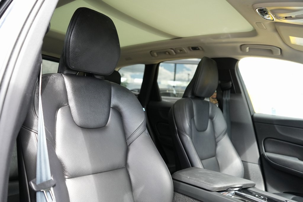 2021 Volvo XC60 Recharge Hybrid T8 Inscription Expression photo 14